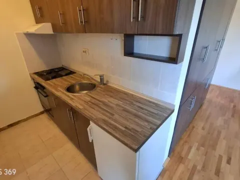 Rent, one bedroom apartment, 30m², Petlovo Brdo, Beograd - image 10