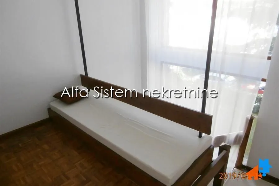 Rent, four bedroom apartment, 120m², Savski Venac, Beograd