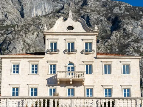 Sale, house, 1100m², Dobrota, Kotor - image 23