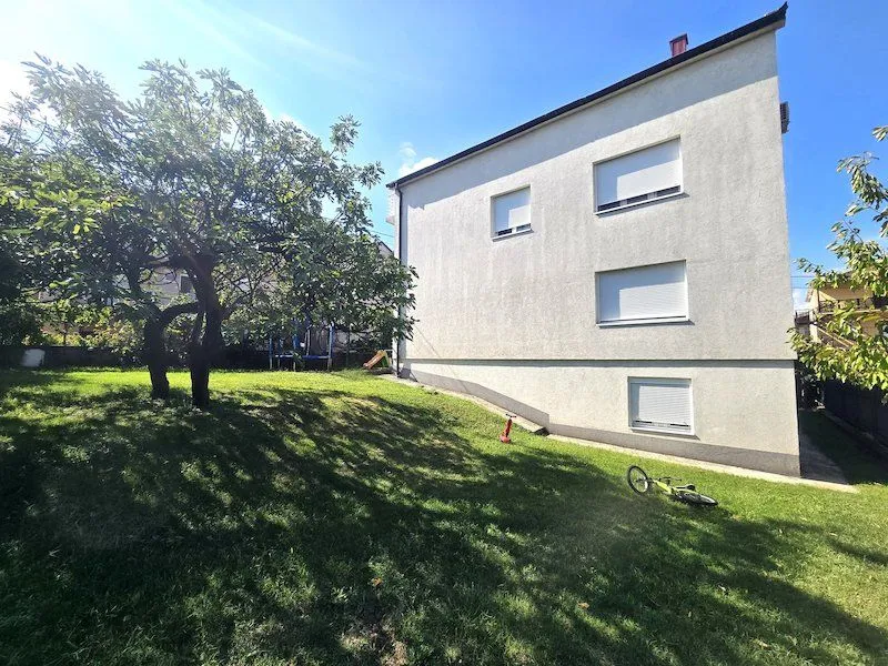 Prodaja, kuća, 300m², Zagorič, Podgorica