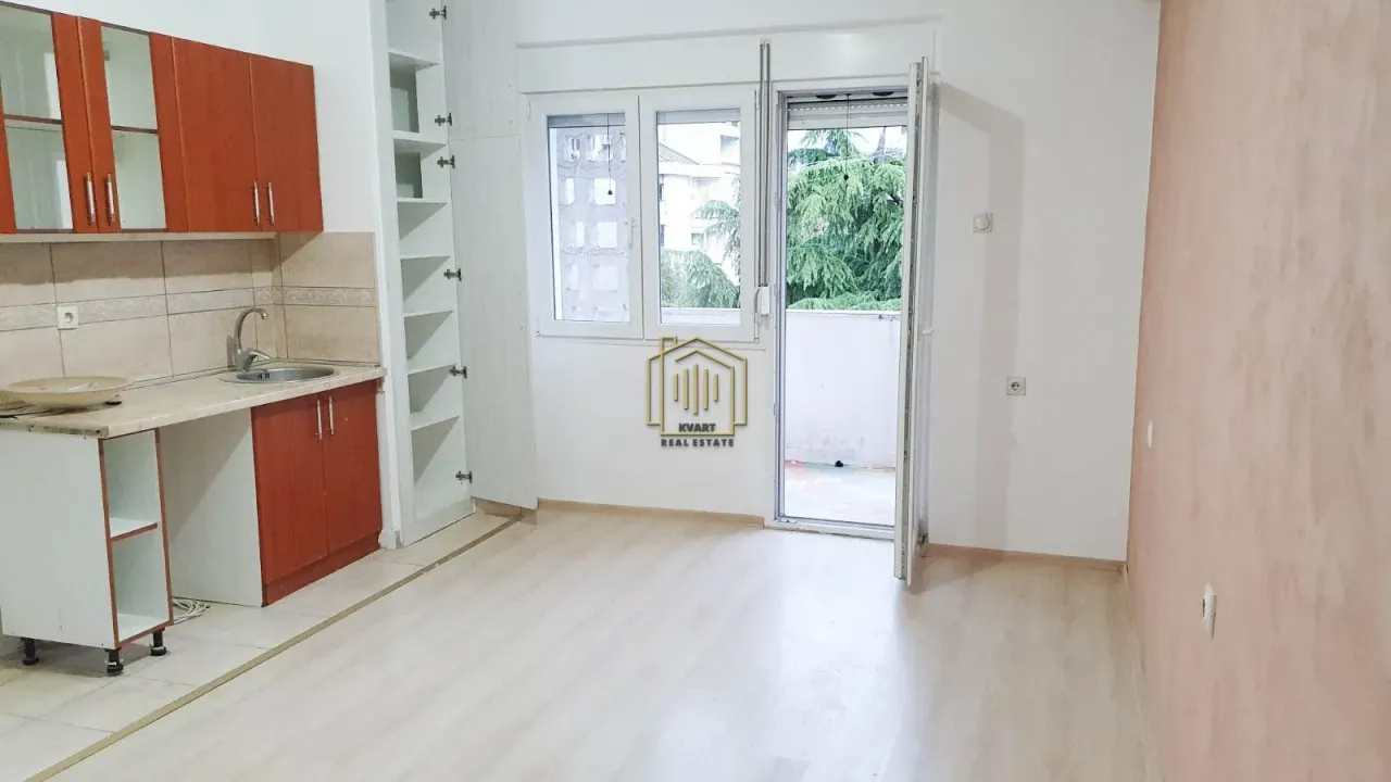 Izdavanje, jednosoban stan, 47m², Preko Morače, Podgorica