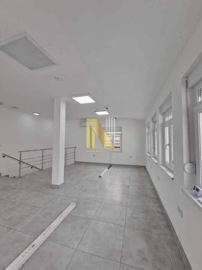 Rent, office space, 550m², Adamovićevo Naselje, Novi Sad Sve Podlokacije