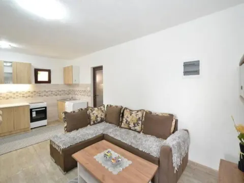 Rent, apartment, 50m², Kotor, Crna Gora - image 1