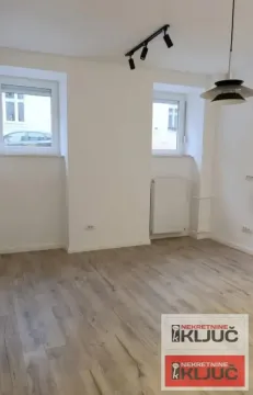Prodaja, jednosoban stan, 31m², Centar, Novi Sad - image 2