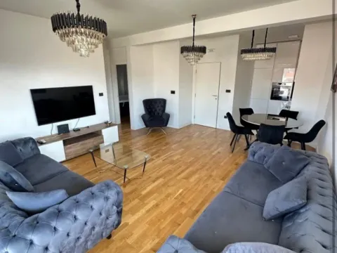 Izdavanje, trosoban stan, 130m², Dalmatinska ulica, Podgorica - image 3