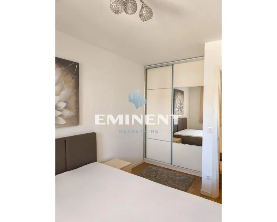 Izdavanje, dvosoban stan, 56m², Novi Beograd Blok 67, Novi Beograd Sve Podlokacije