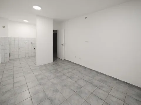 Prodaja, dvosoban stan, 62m², Stari Aerodrom, Podgorica - image 2