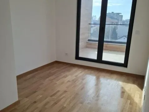Prodaja, četvorosoban stan, 116m², Pančevo, Srbija - image 2