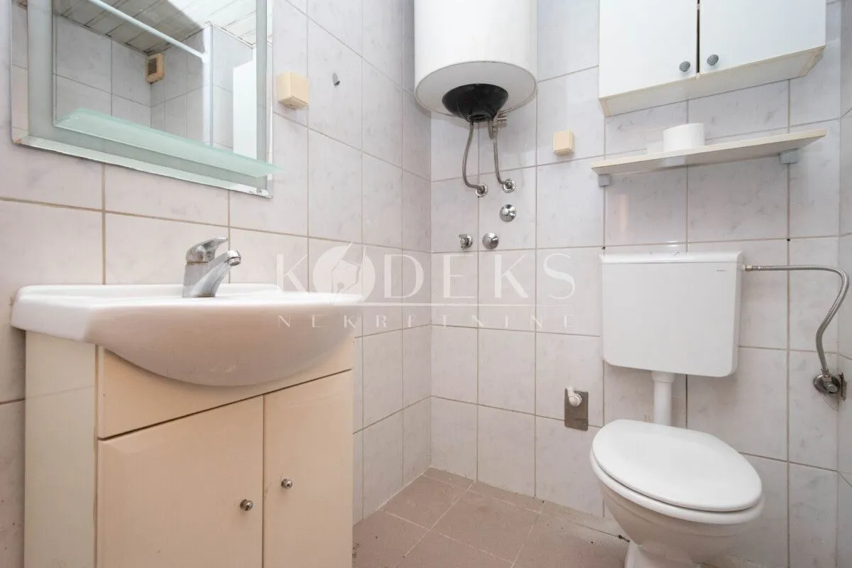Izdavanje, dvosoban stan, 66m², Blok 9, Podgorica