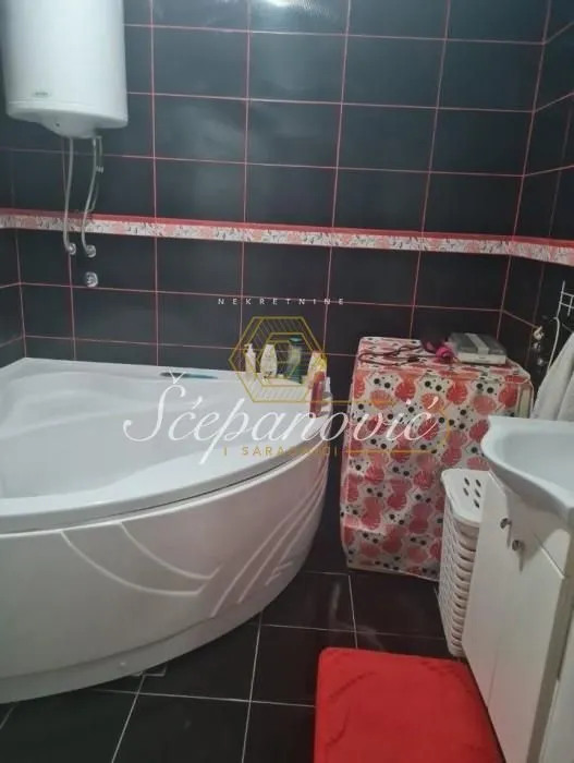 Prodaja, trosoban stan, 88m², Centar, Novi Sad