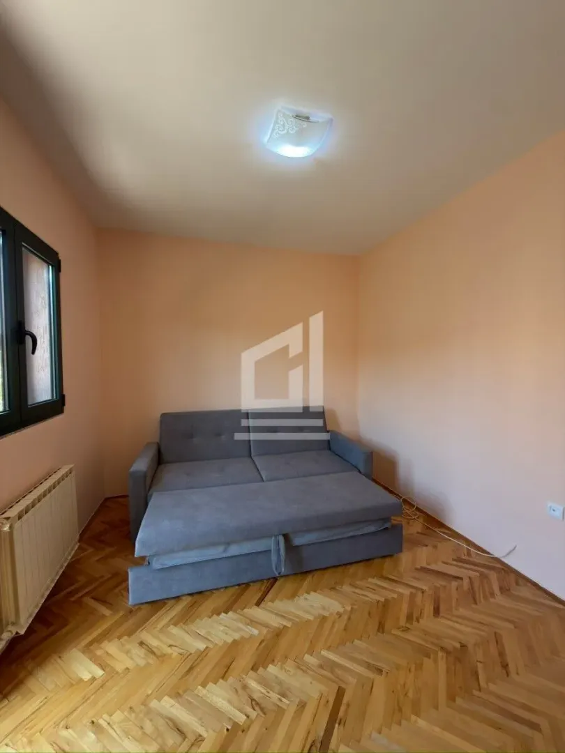 Rent, house, 220m², Stari Aerodrom, Podgorica