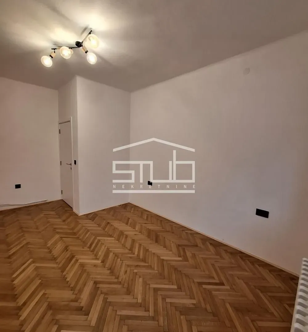 Izdavanje, trosoban stan, 70m², Savski Venac, Beograd