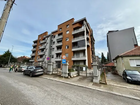 Izdavanje, jednosoban stan, 50m², Stara Varoš, Podgorica - image 2