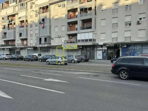 Rent, office space, 30m², Stari Aerodrom, Podgorica - image 4