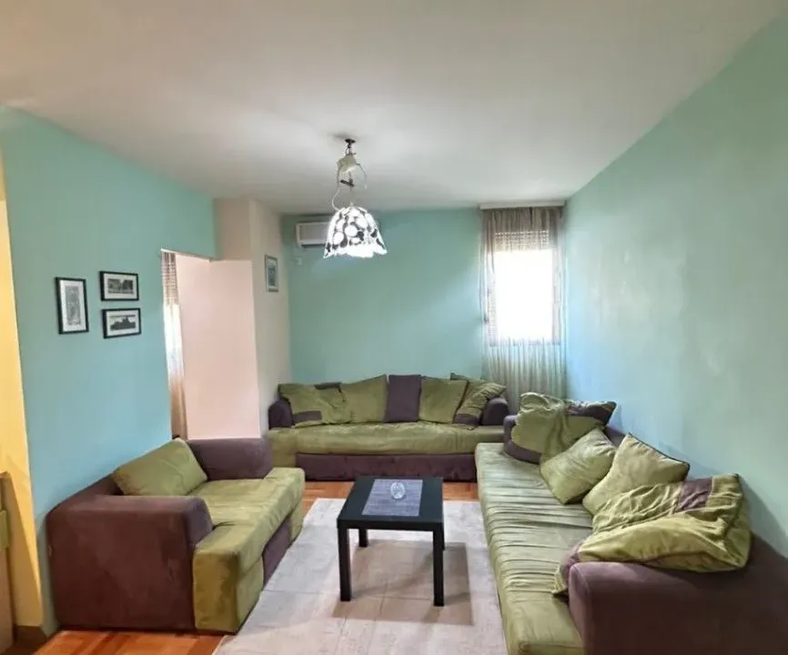 Izdavanje, jednosoban stan, 38m², Blok 5, Podgorica