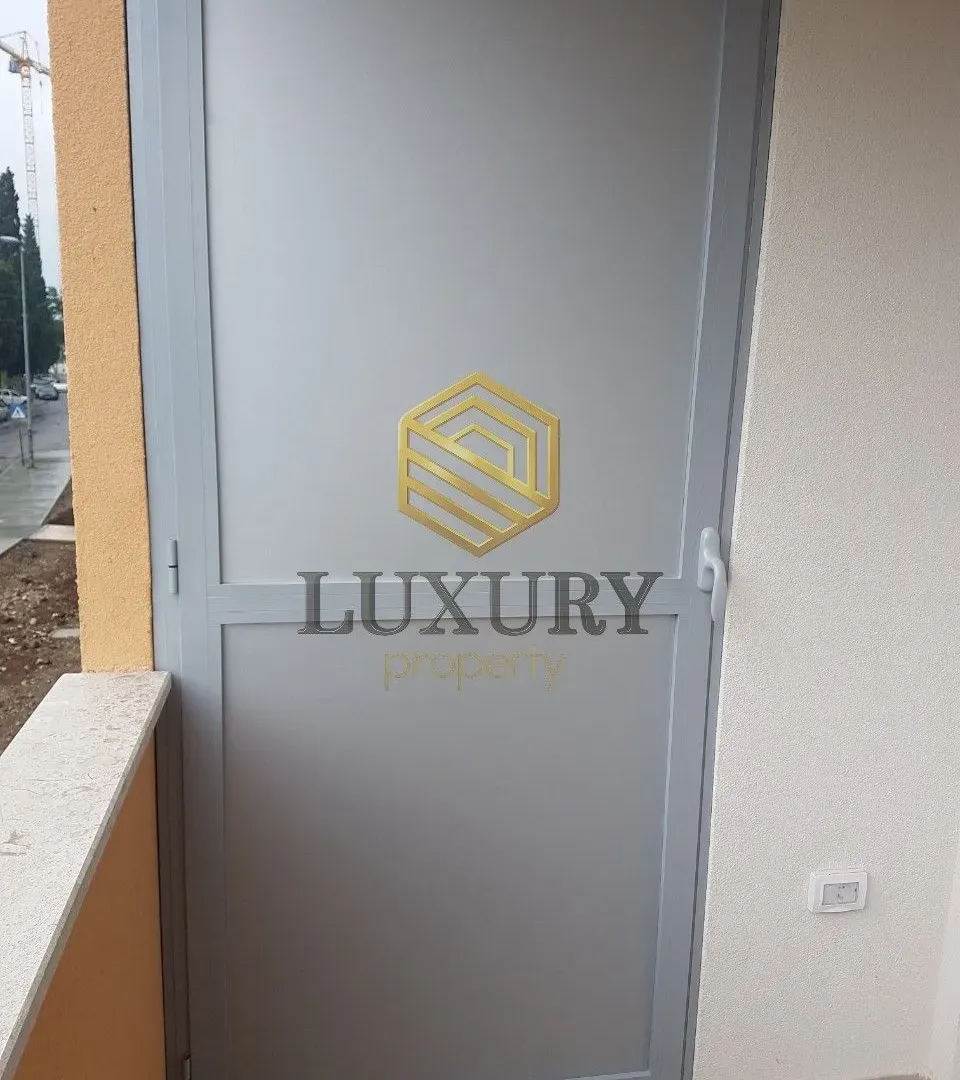 Izdavanje, jednosoban stan, 43m², City Kej, Podgorica
