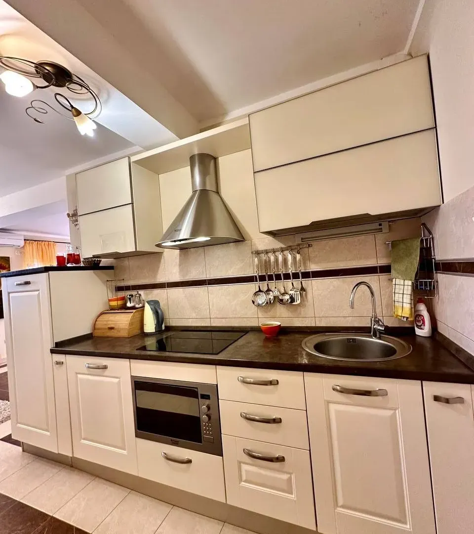 Prodaja, dvosoban stan, 86m², Kamenovo, Budva