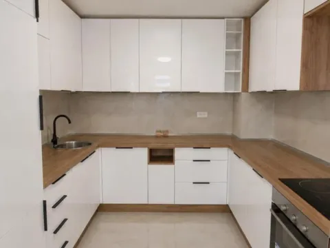 Izdavanje, dvosoban stan, 125m², Malo Brdo, Podgorica - image 2