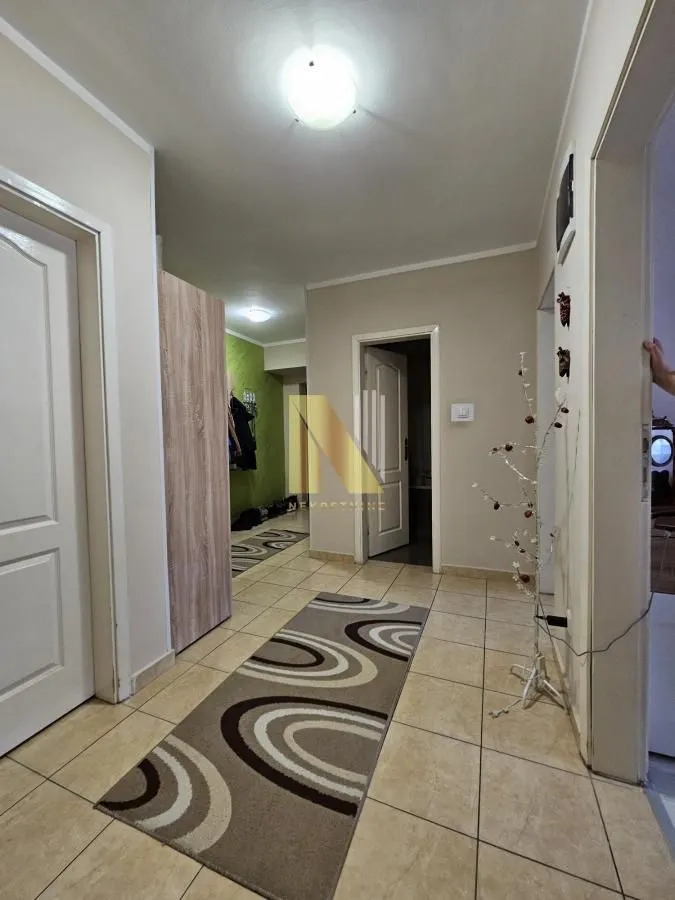 Prodaja, trosoban stan, 68m², Nova Detelinara, Novi Sad Sve Podlokacije