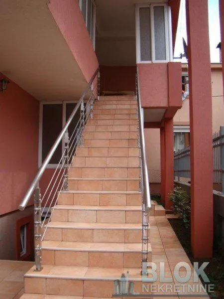 Rent, three bedroom apartment, 135m², Tološi, Podgorica