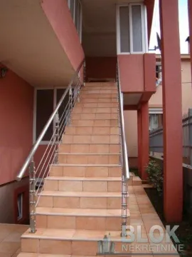 Rent, three bedroom apartment, 135m², Tološi, Podgorica - image 2