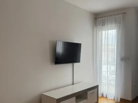 Izdavanje, jednosoban stan, 45m², City Kvart, Podgorica - image 4