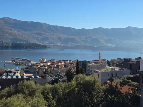 Prodaja, trosoban stan, 81m², Budva, Crna Gora - image 4