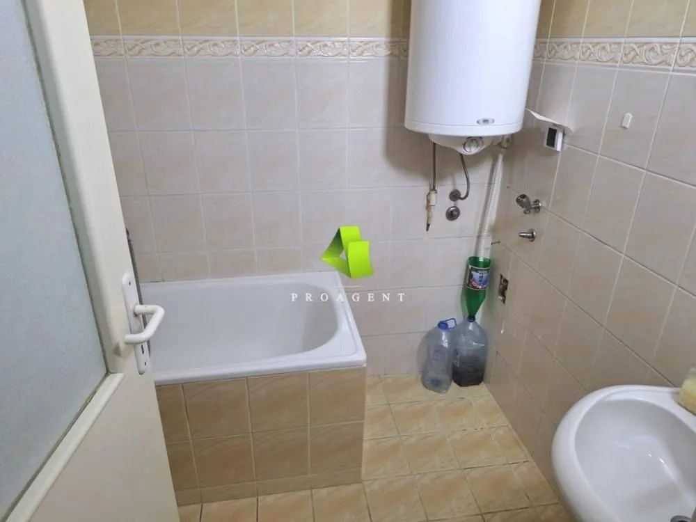 Rent, office space, 300m², Pantelej, Niš
