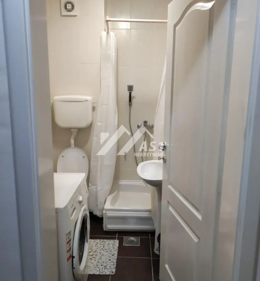 Izdavanje, stan, 26m², Grbavica, Novi Sad Sve Podlokacije