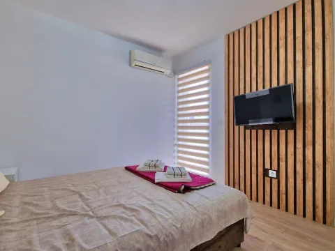 Sale, two bedroom apartment, 70m², Bečići, Budva - image 11