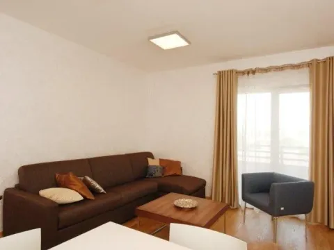 Rent, two bedroom apartment, 75m², City Kvart, Podgorica - image 6