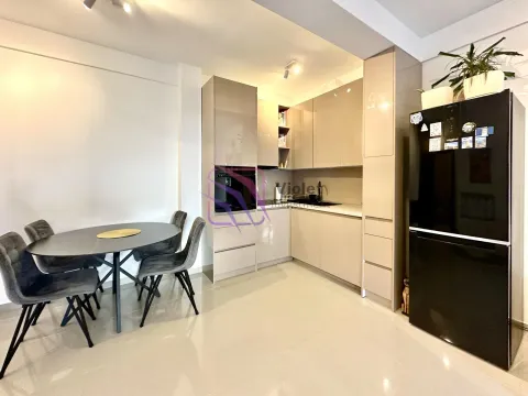 Prodaja, jednosoban stan, 53m², Dobrota, Kotor - image 9
