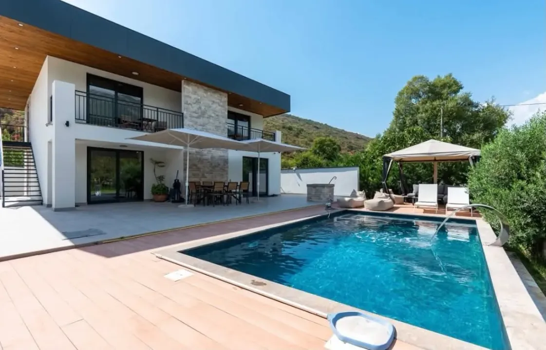 Sale, house, 160m², Lastva Grbaljska, Kotor