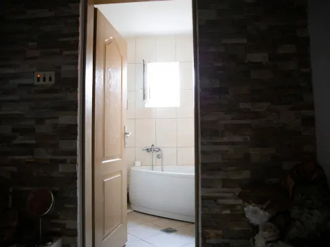 Sale, house, 200m², Zabjelo, Podgorica - image 11