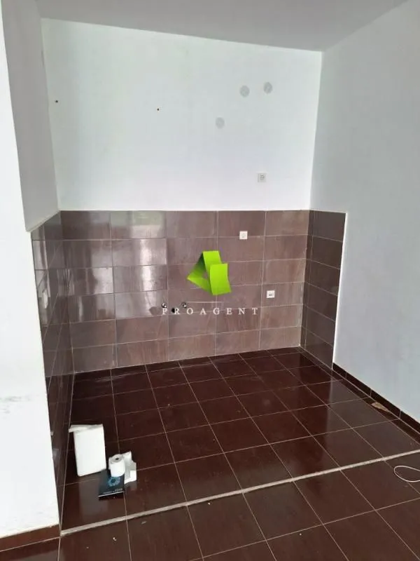 Sale, office space, 46m², Palilula, Niš