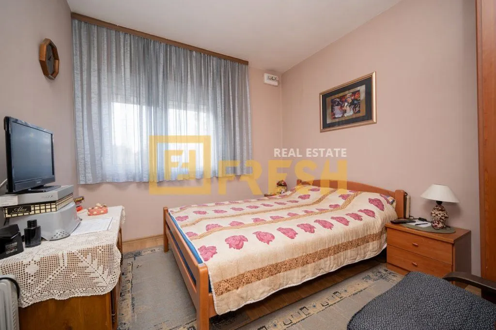Prodaja, kuća, 140m², Pobrežje, Podgorica
