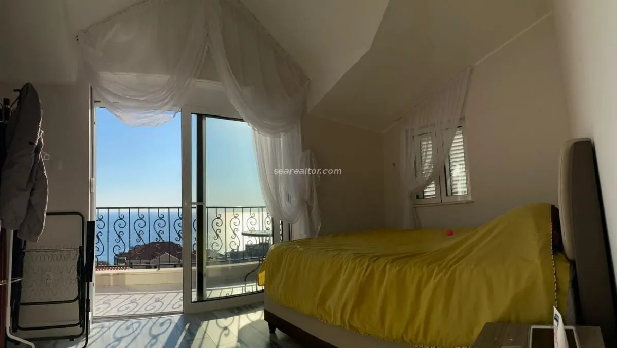 Sale, four bedroom apartment, 82m², Sveti Stefan, Budva