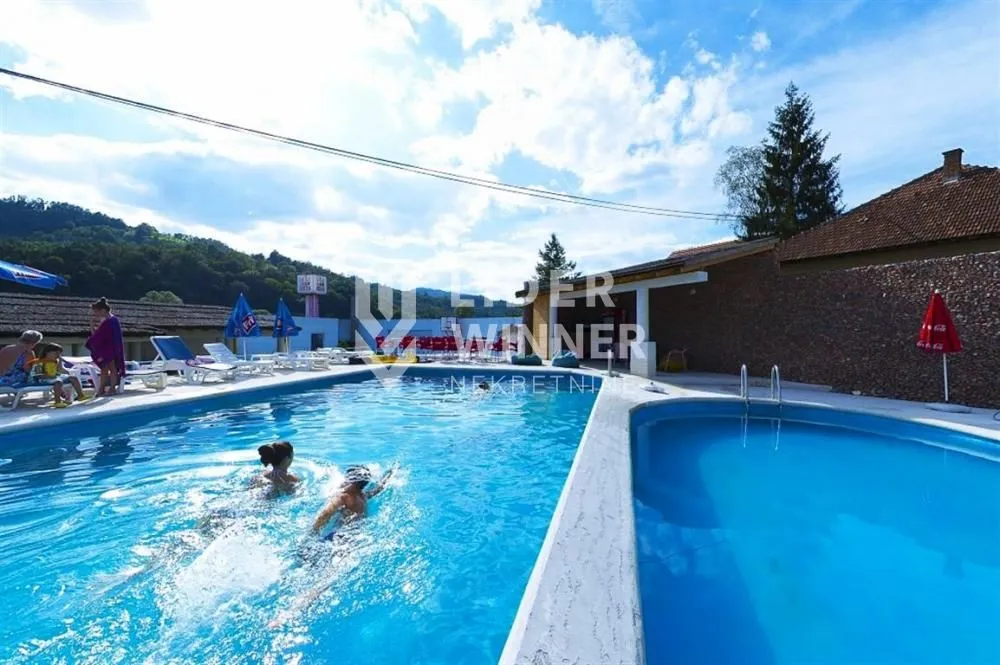 Izdavanje, ugostiteljski objekat, 800m², Ugrinovci, Gornji Milanovac