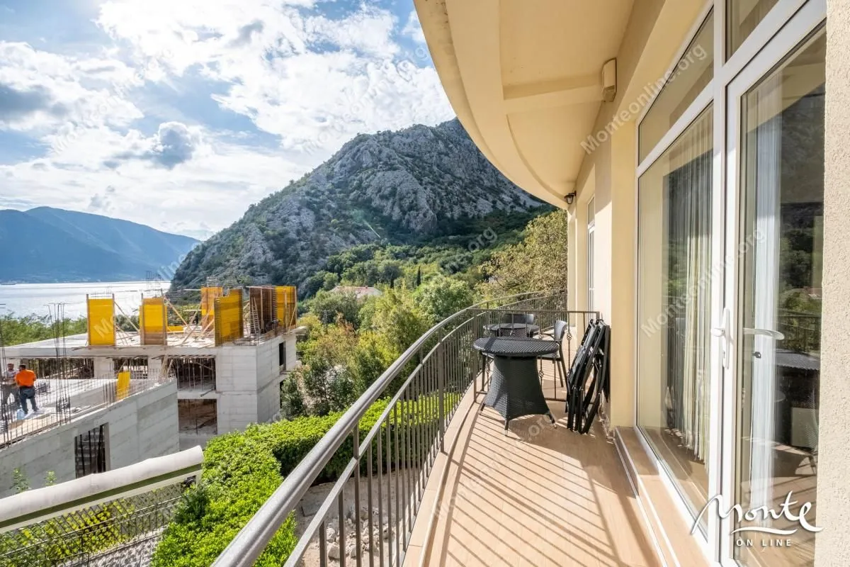 Prodaja, dvosoban stan, 105m², Orahovac, Kotor