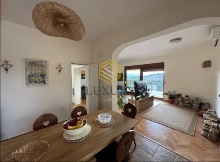 Rent, house, 256m², Masline, Podgorica