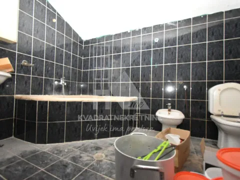 Prodaja, kuća, 217m², Centar, Podgorica - image 15