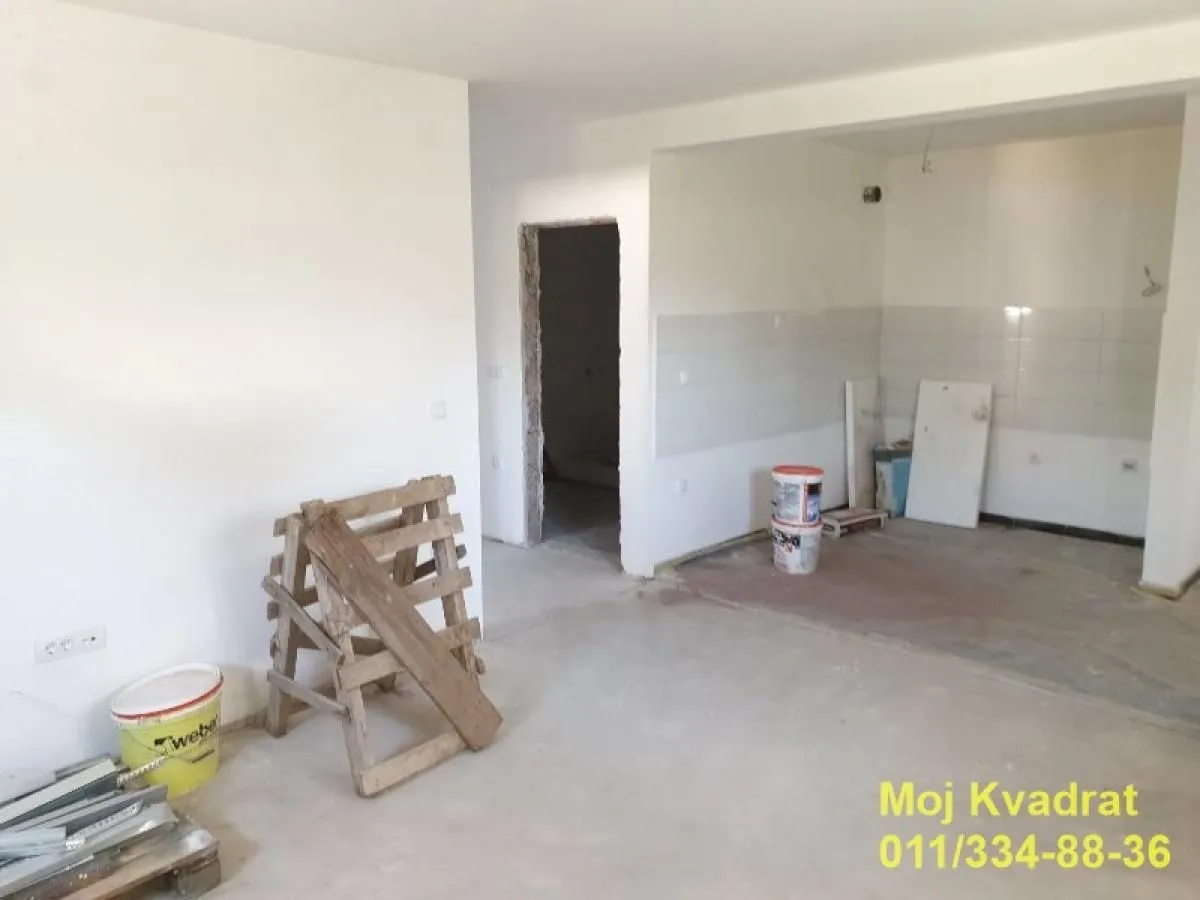 Prodaja, trosoban stan, 76m², Resnik, Beograd