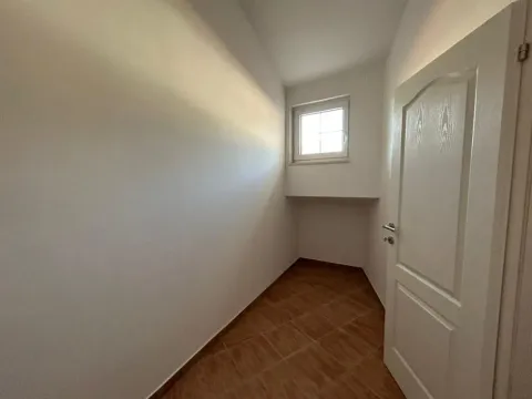 Sale, two bedroom apartment, 60m², Sutomore, Bar - image 7