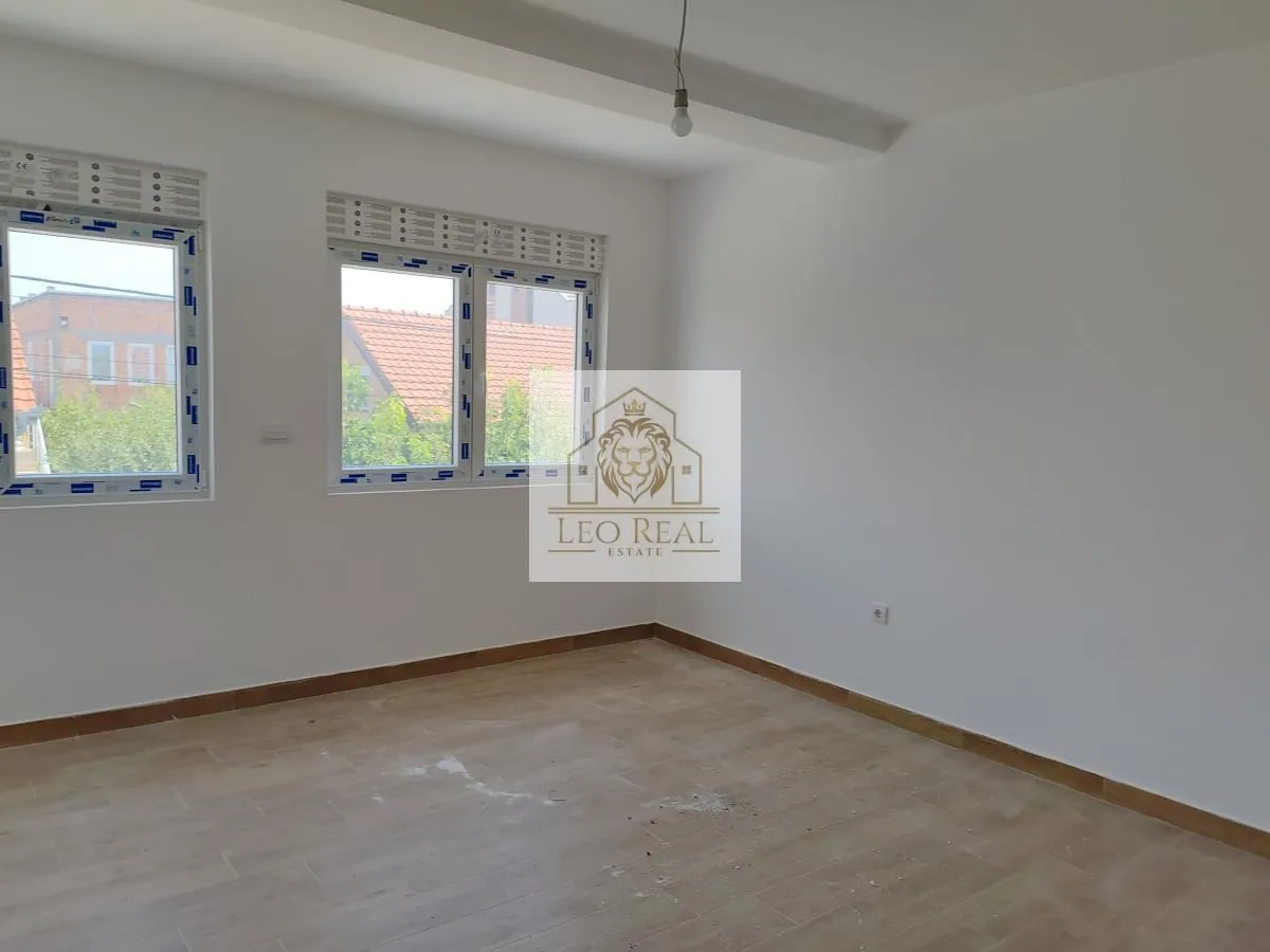 Prodaja, trosoban stan, 62m², Surčin, Beograd