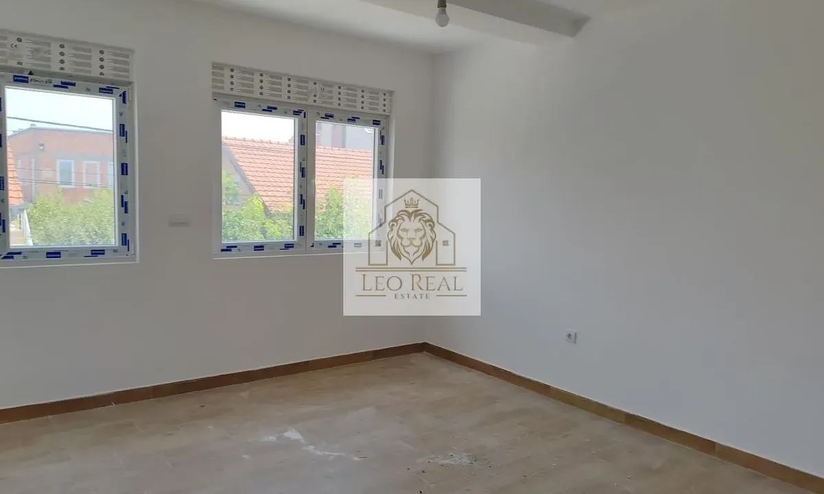 Prodaja, trosoban stan, 62m², Surčin, Beograd