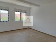 Prodaja, trosoban stan, 62m², Surčin, Beograd - image 1