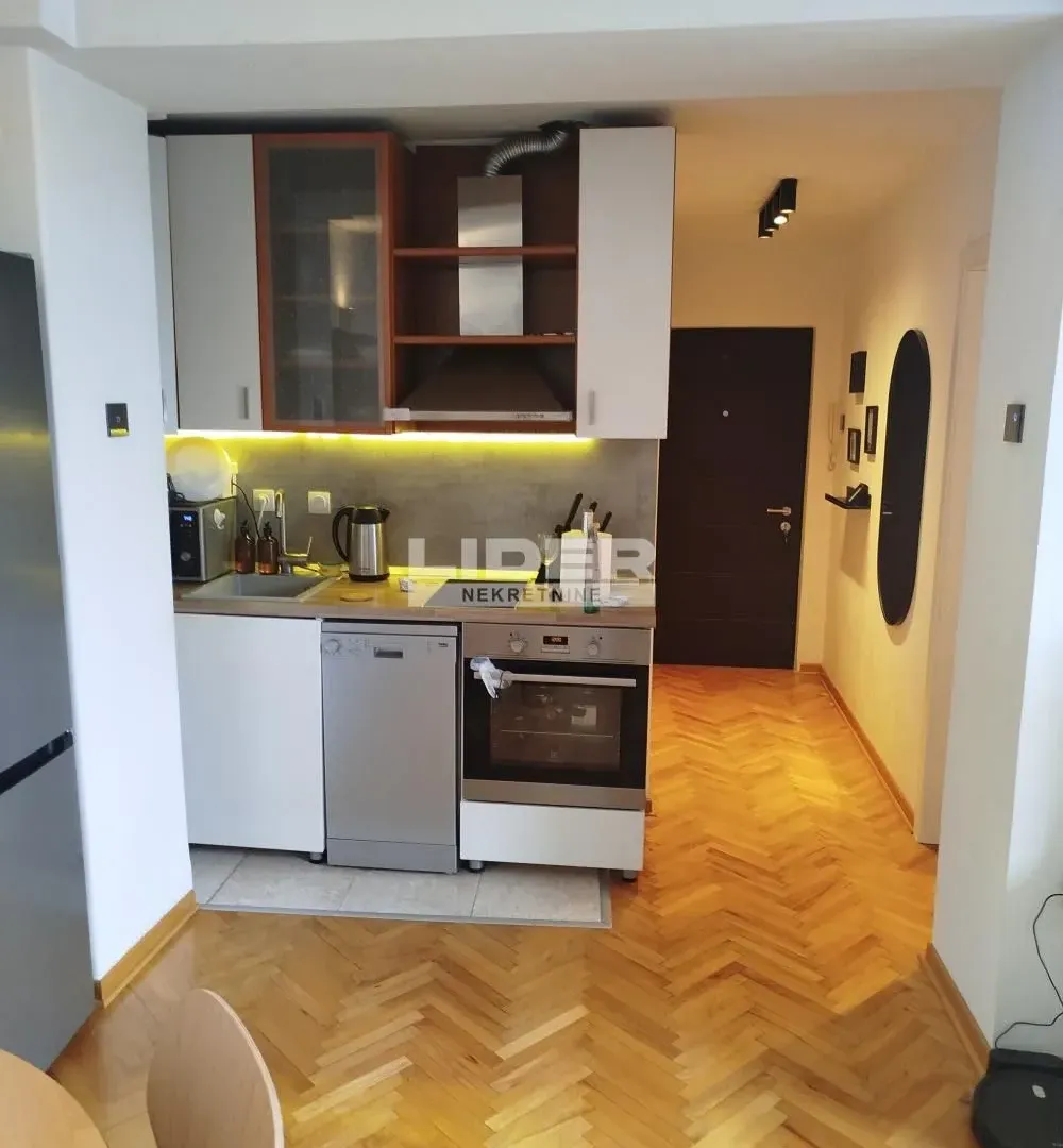 Rent, one bedroom apartment, 40m², Stari Grad, Beograd