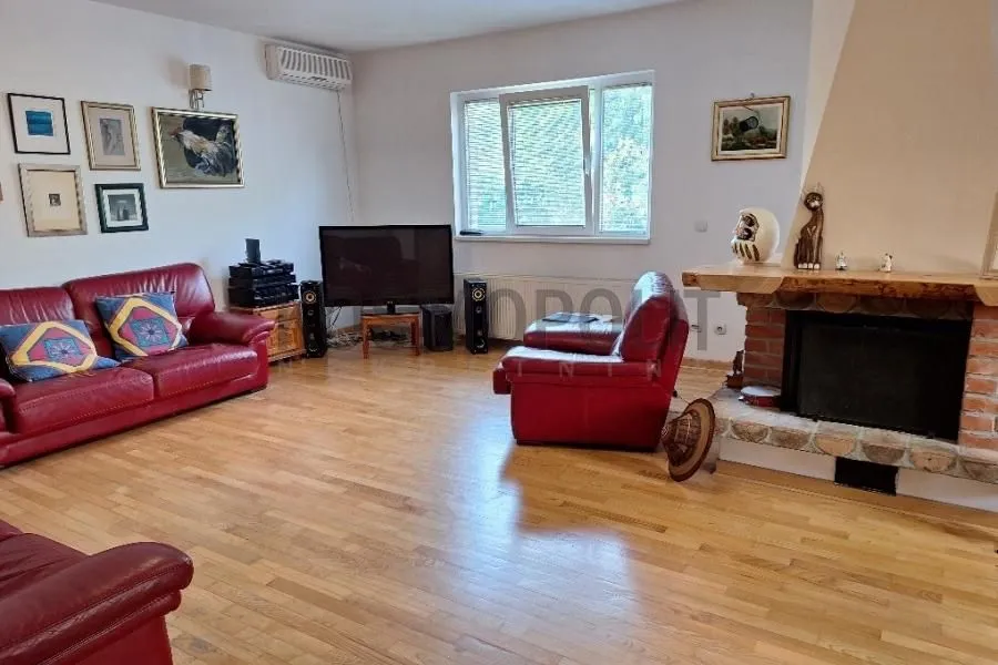 Sale, house, 180m², Jajinci, Voždovac Sve Podlokacije