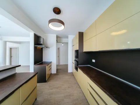 Prodaja, trosoban stan, 234m², Bečići, Budva - image 38