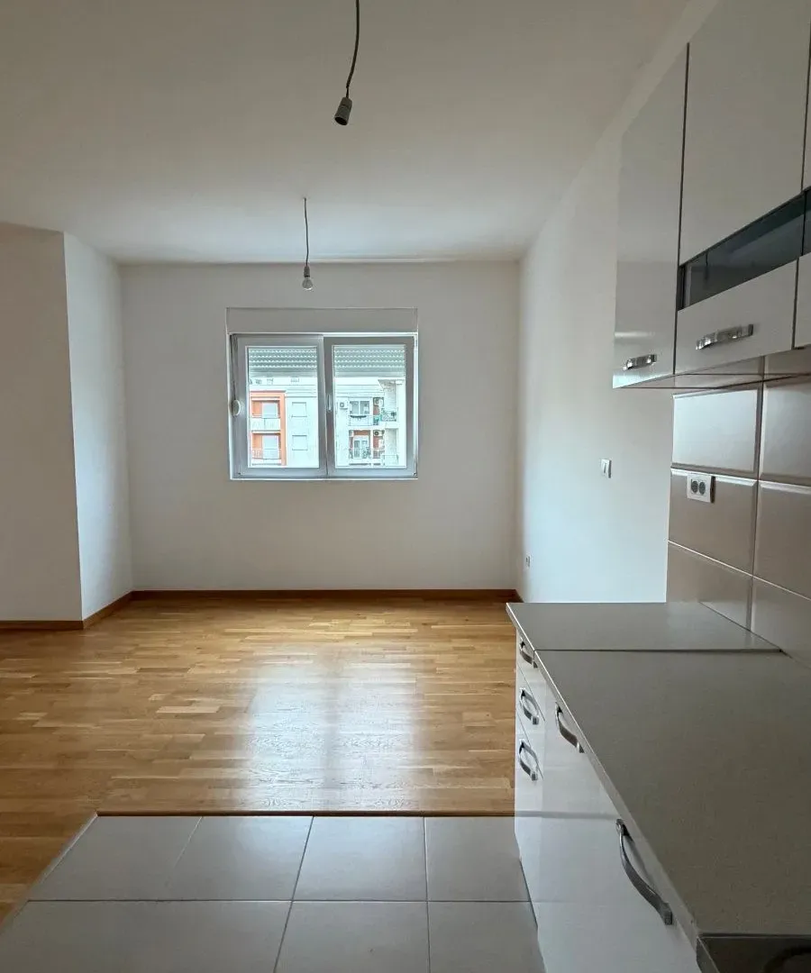 Prodaja, dvosoban stan, 73m², Tuški Put, Podgorica